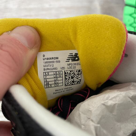 New Balance 1906R Womens Sz 7D Black White Classics - Picture 9 of 9